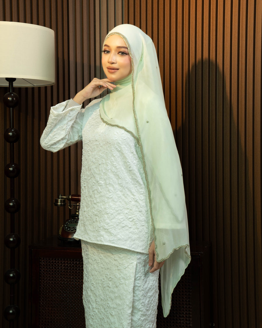 Shawl Beaded Marvelle in Mint Green
