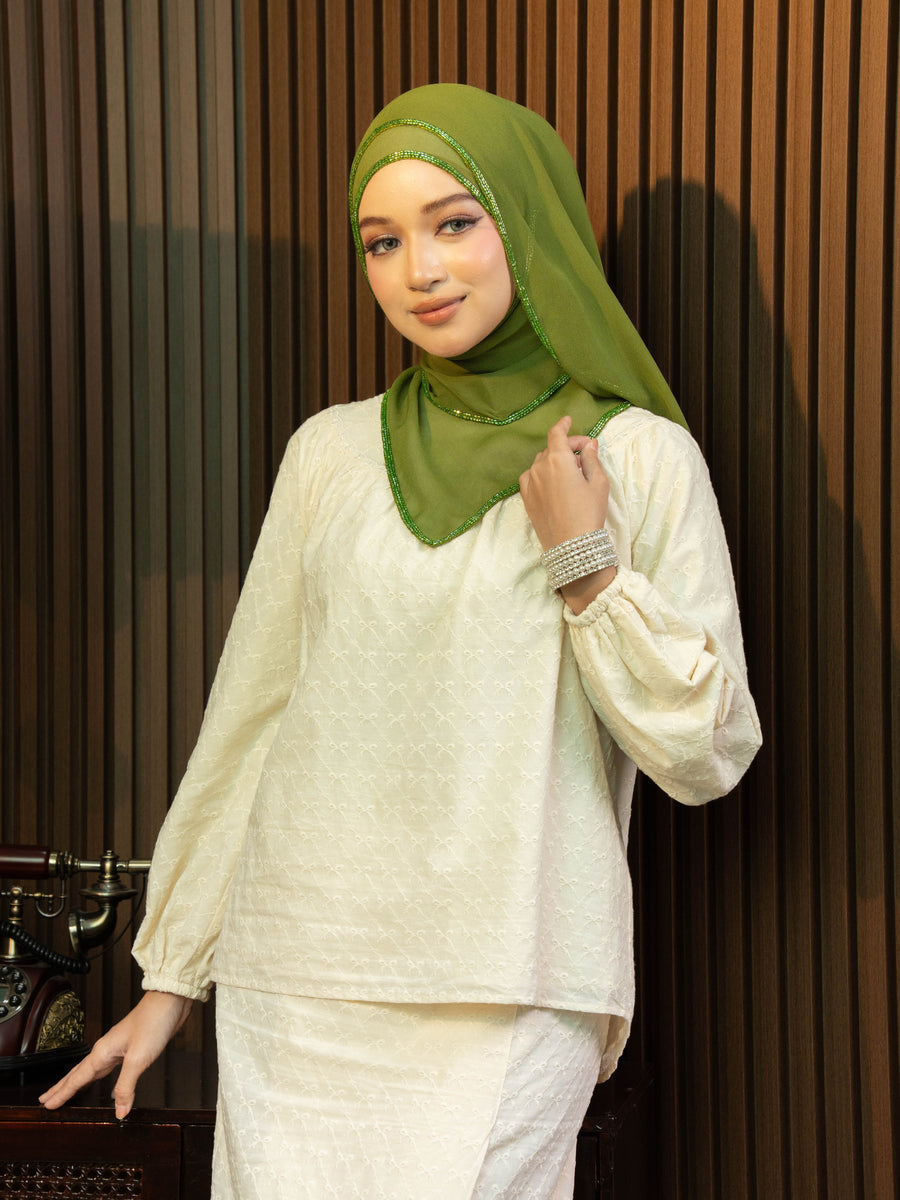 Shawl Beaded Aurielle in Olive Green
