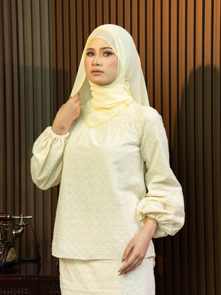 Shawl Beaded Aurielle in Light Yellow