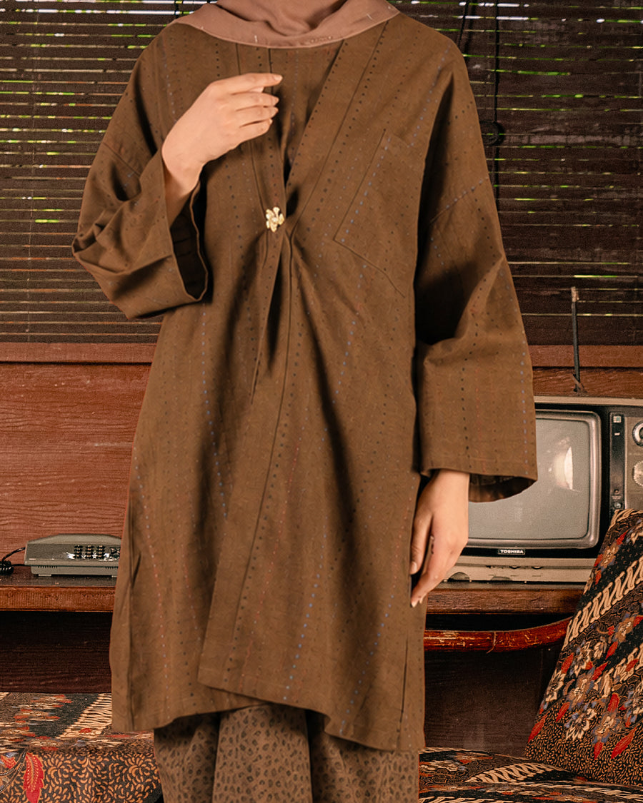 Kebarung Widuri in Brown