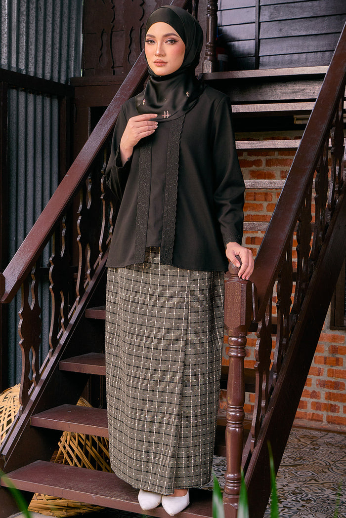 Kebaya Adamaya Mom in Black