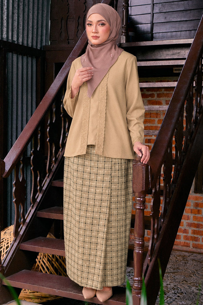 Kebaya Adamaya Mom in Champagne