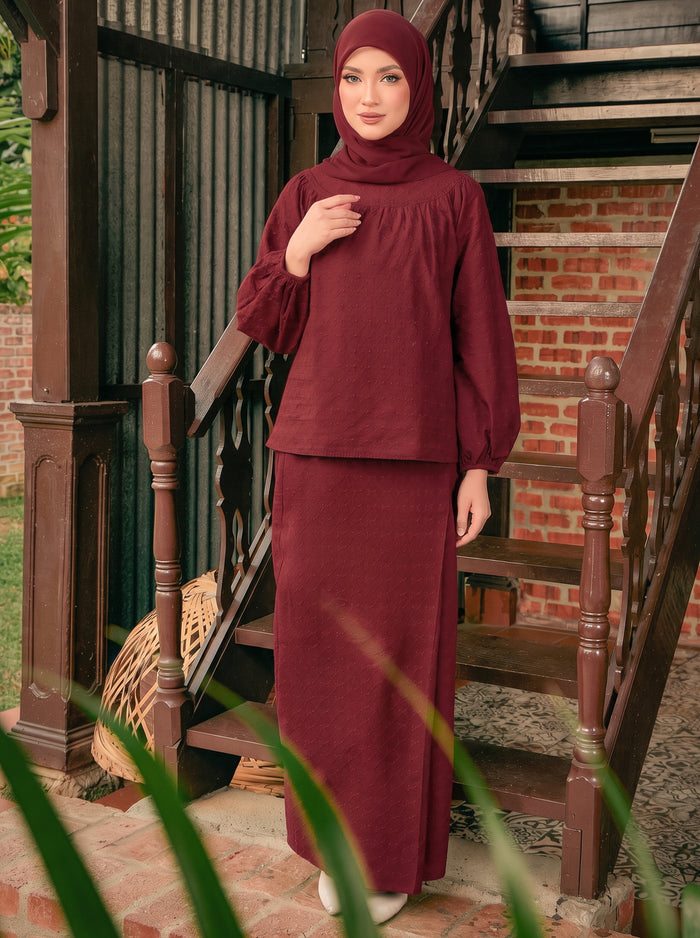 Kurung Cahaya Mom in Maroon