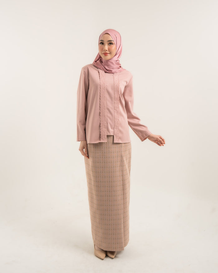 KEBAYA ADAMAYA MOM