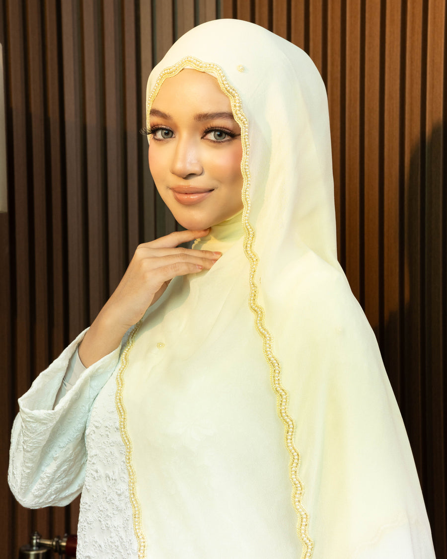 Shawl Beaded Marvelle in Soft Yellow