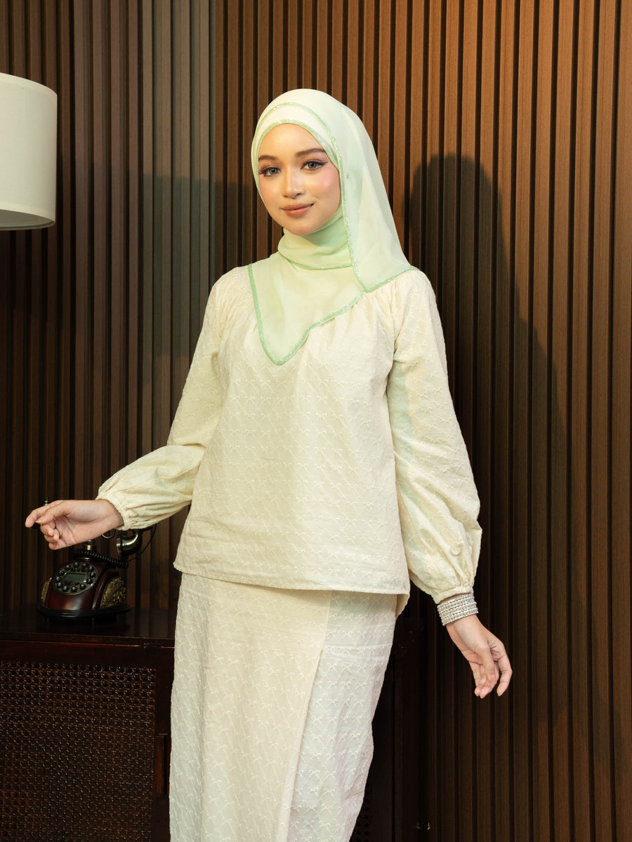 Shawl Beaded Aurielle in Mint Green