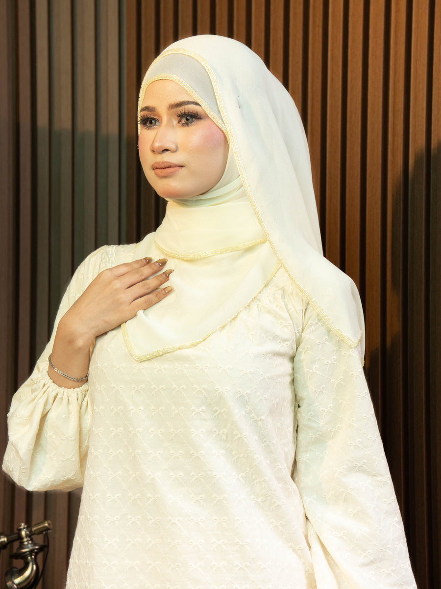 Shawl Beaded Aurielle in Soft Yellow