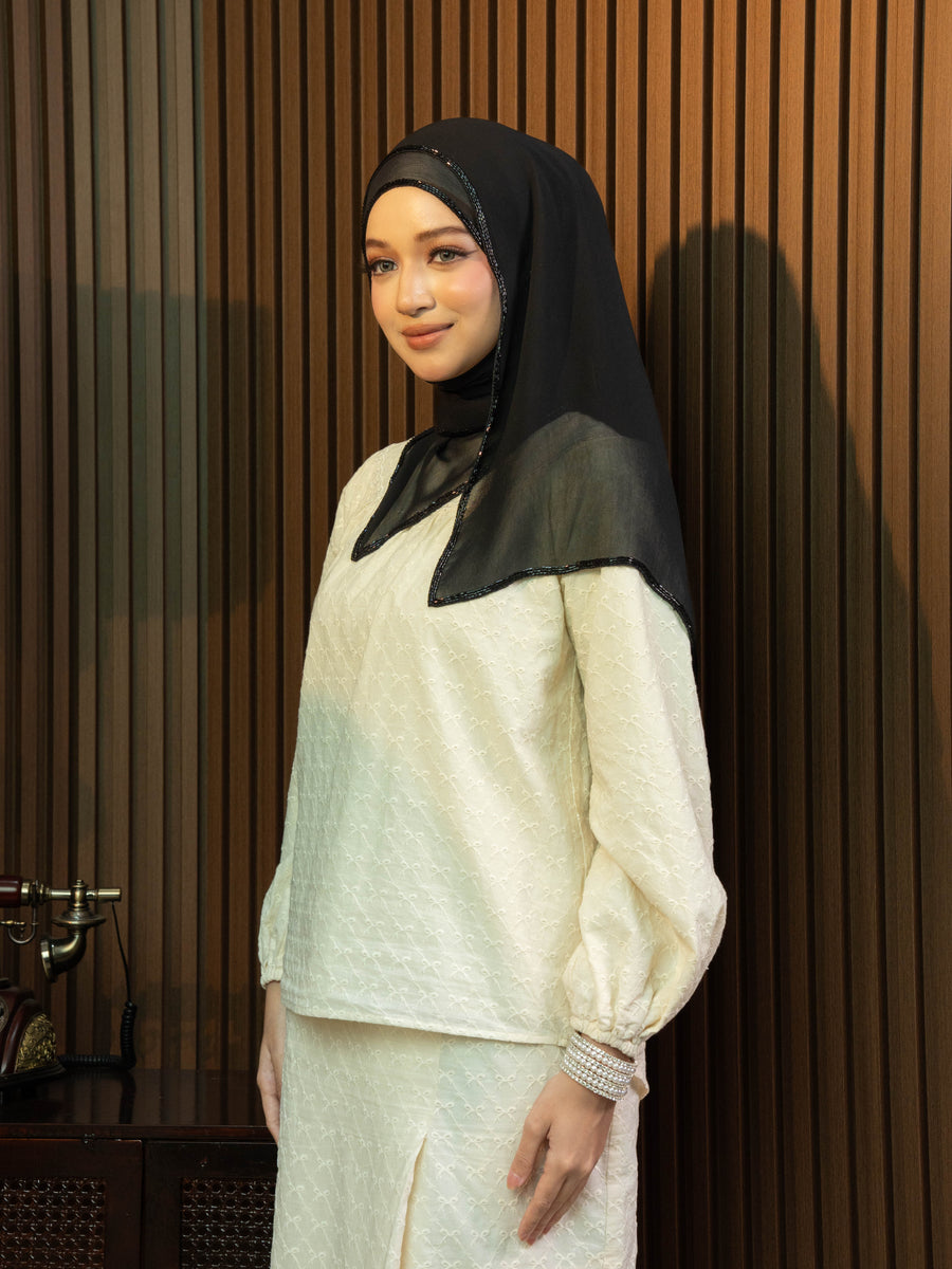 Shawl Beaded Aurielle in Black