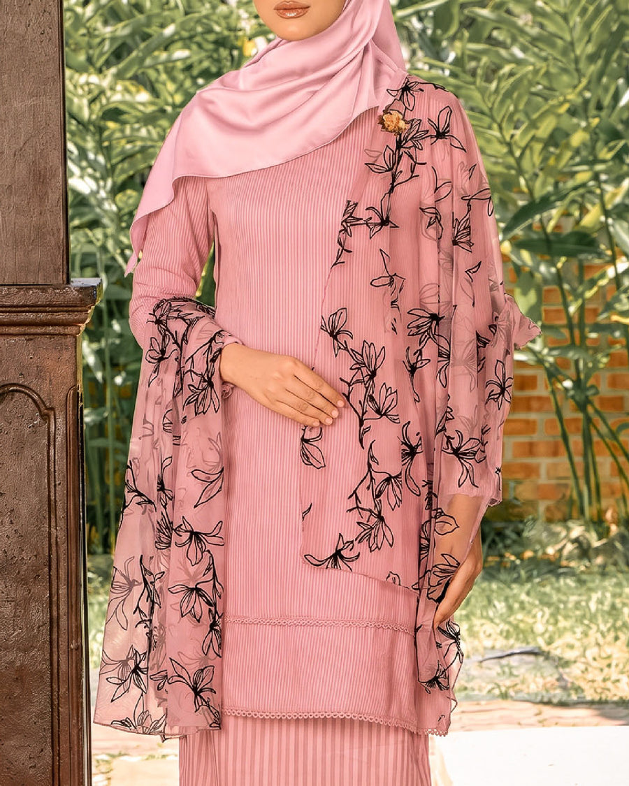 Kurung Kirrana in Dusty Pink