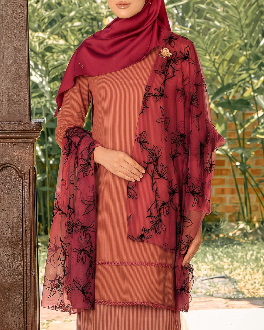 Kurung Kirrana in Maroon