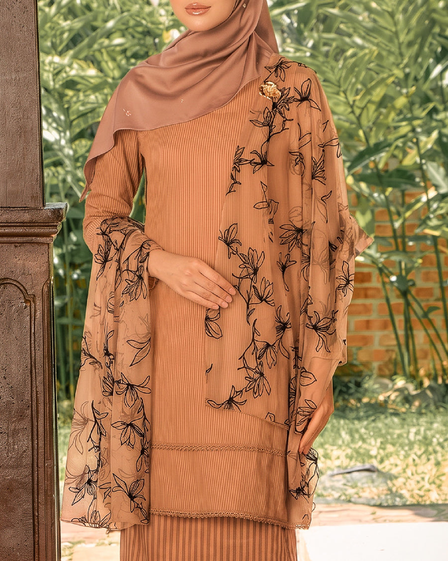 Kurung Kirrana in Brown