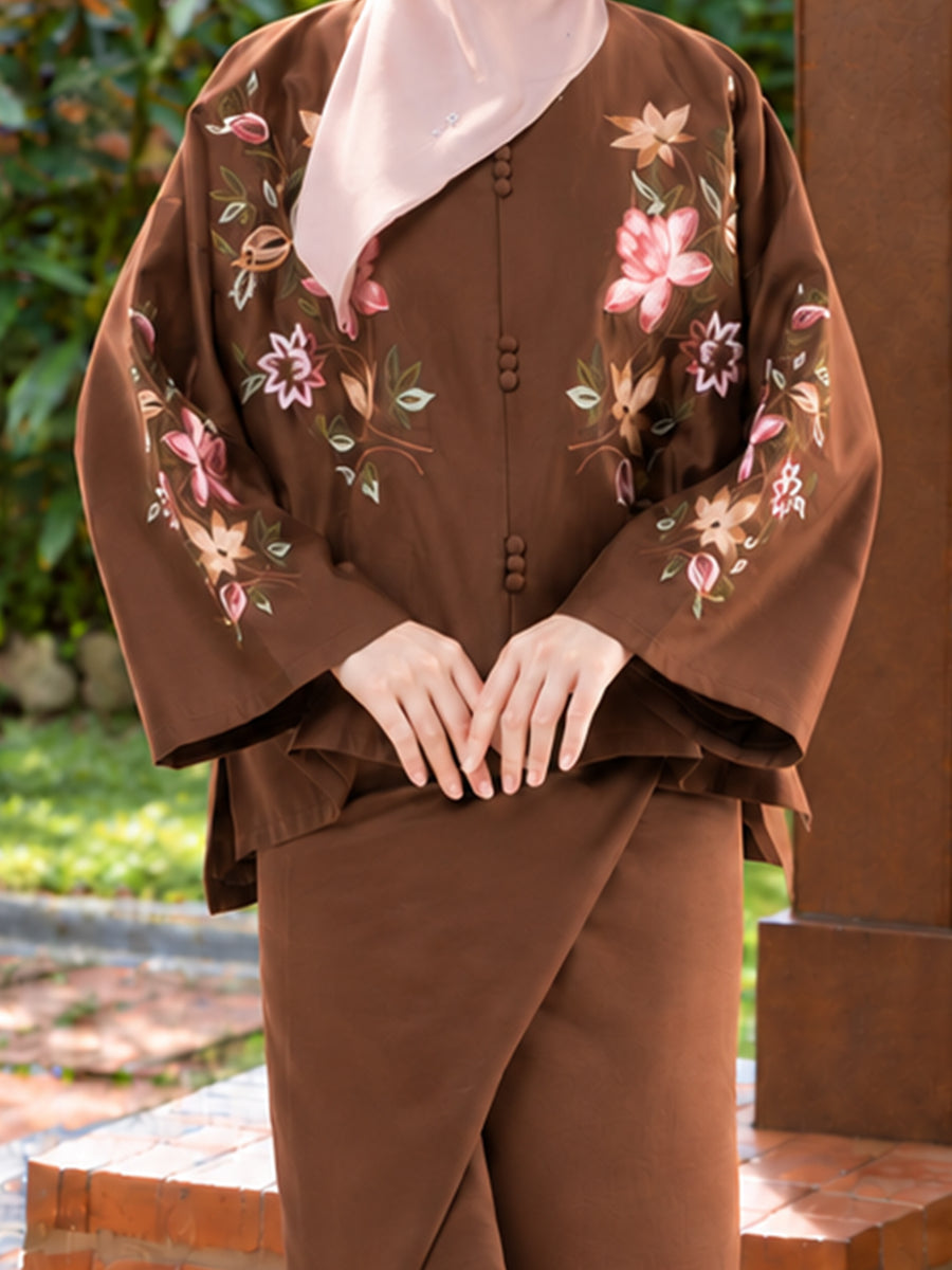 Kebaya Lily in Dark Brown