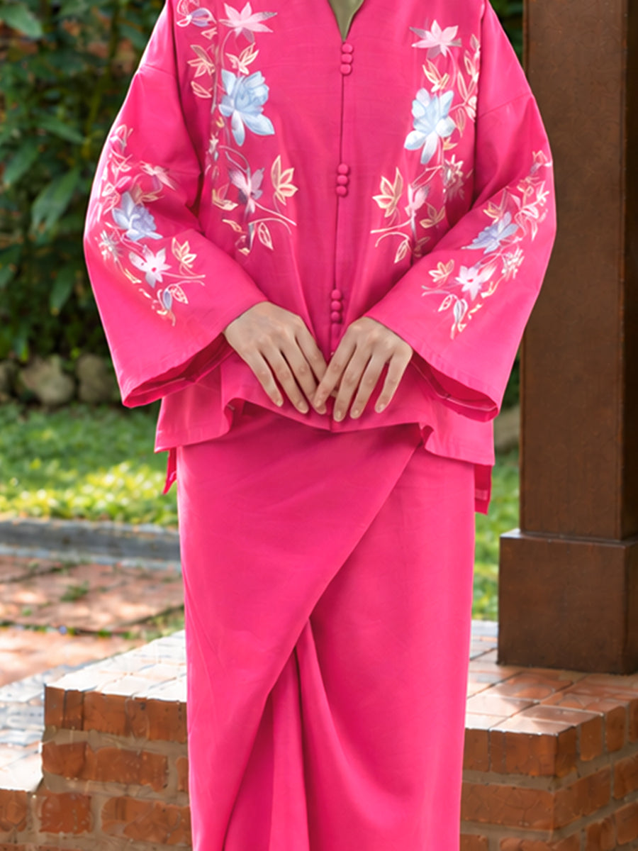 Kebaya Lily in Fuchsia