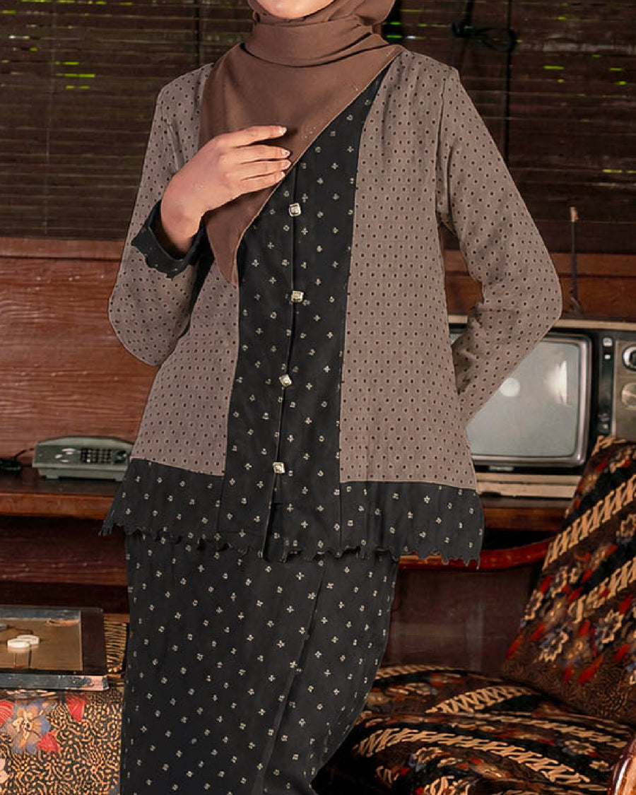 Kebaya Nara in Black