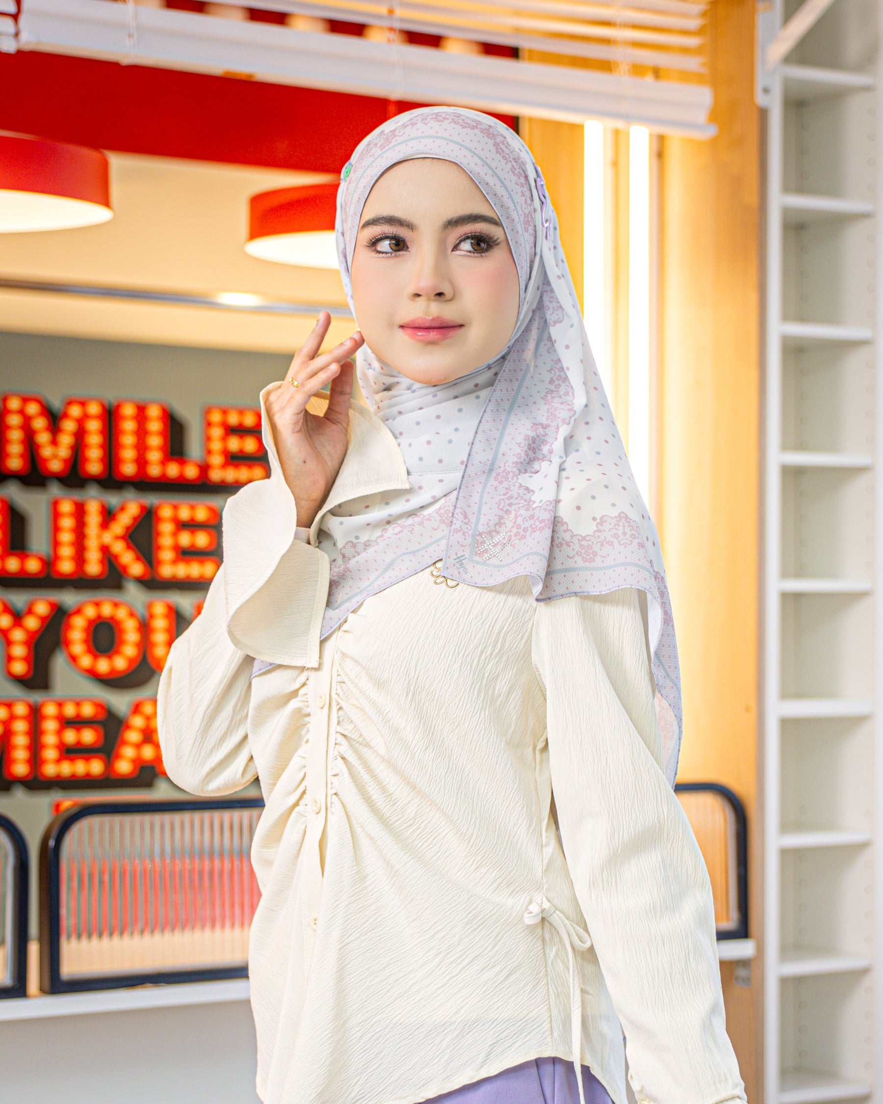 Shawl Polka in Baby Pink