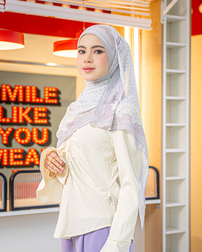 Shawl Polka in Baby Pink