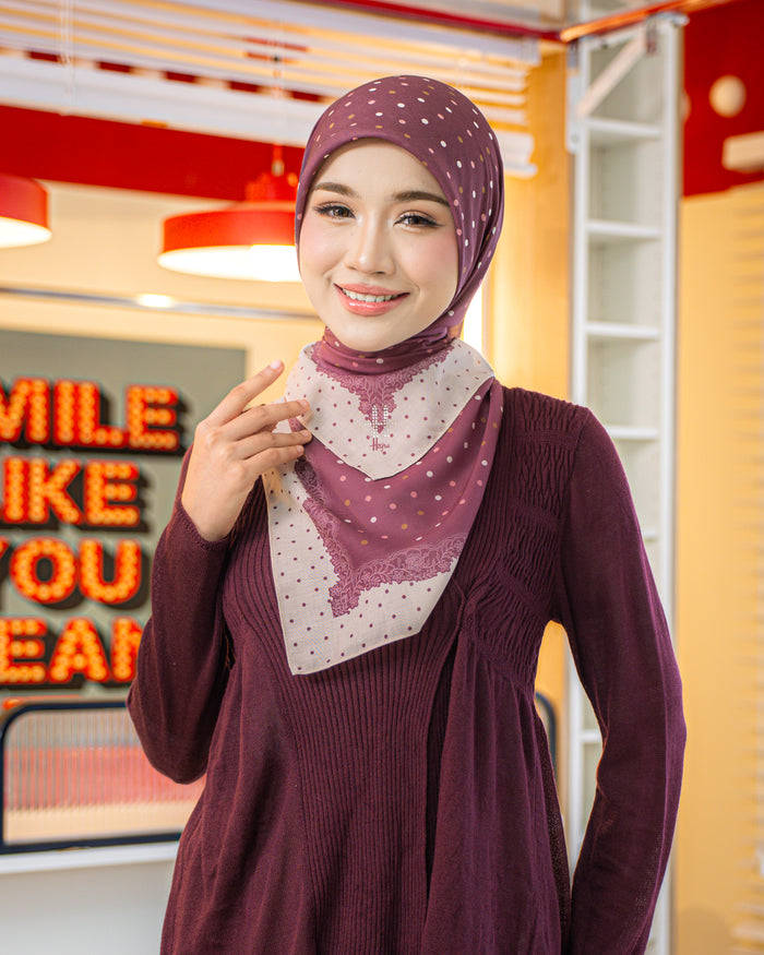 Square Dottie in Red Dahlia